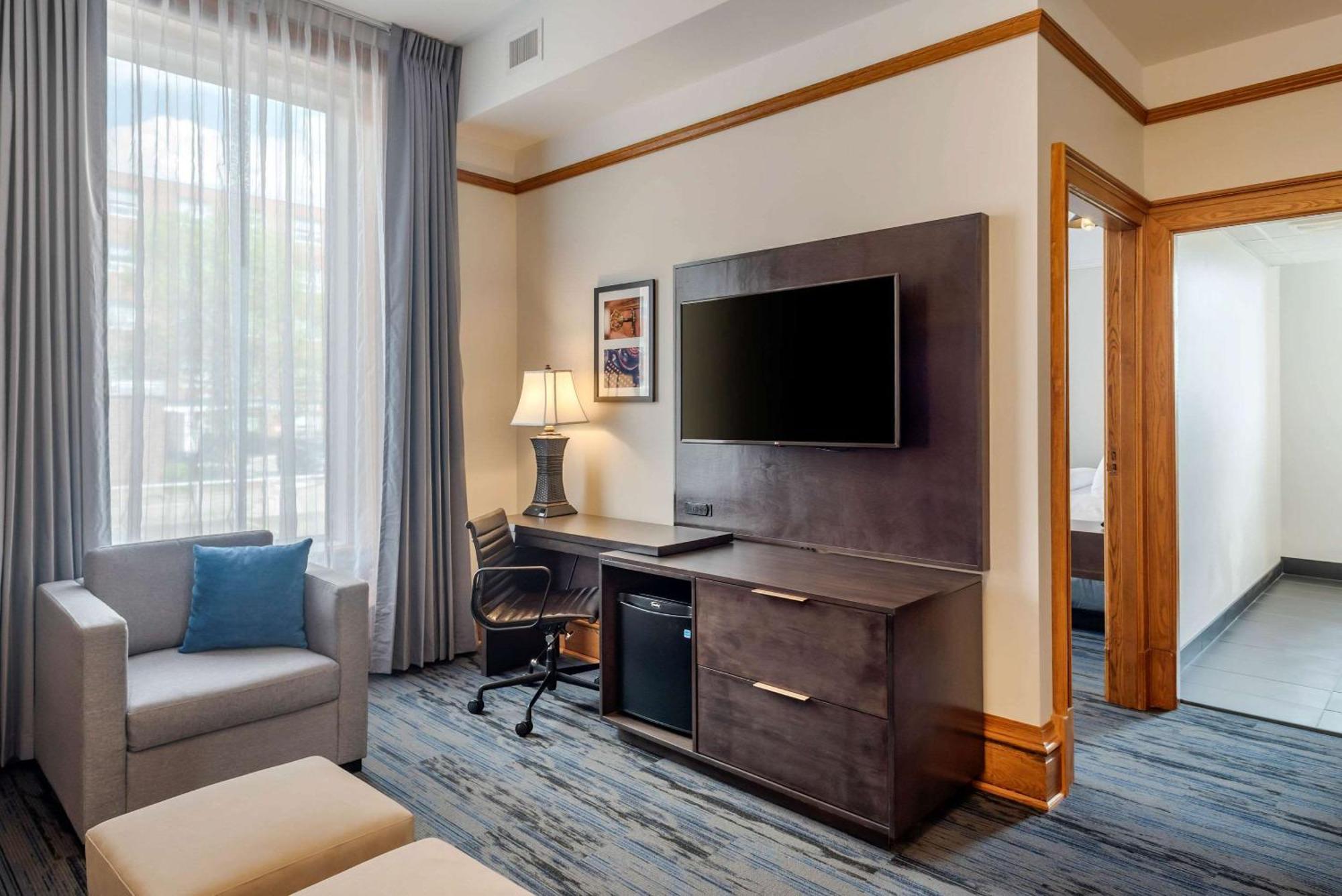 เดอะ คอร์ตเฮาส์ โฮเต็ล แอสเซนด์ โฮเต็ล คอลเลคชั่น Hotel ธันเดอร์เบย์ ภายนอก รูปภาพ