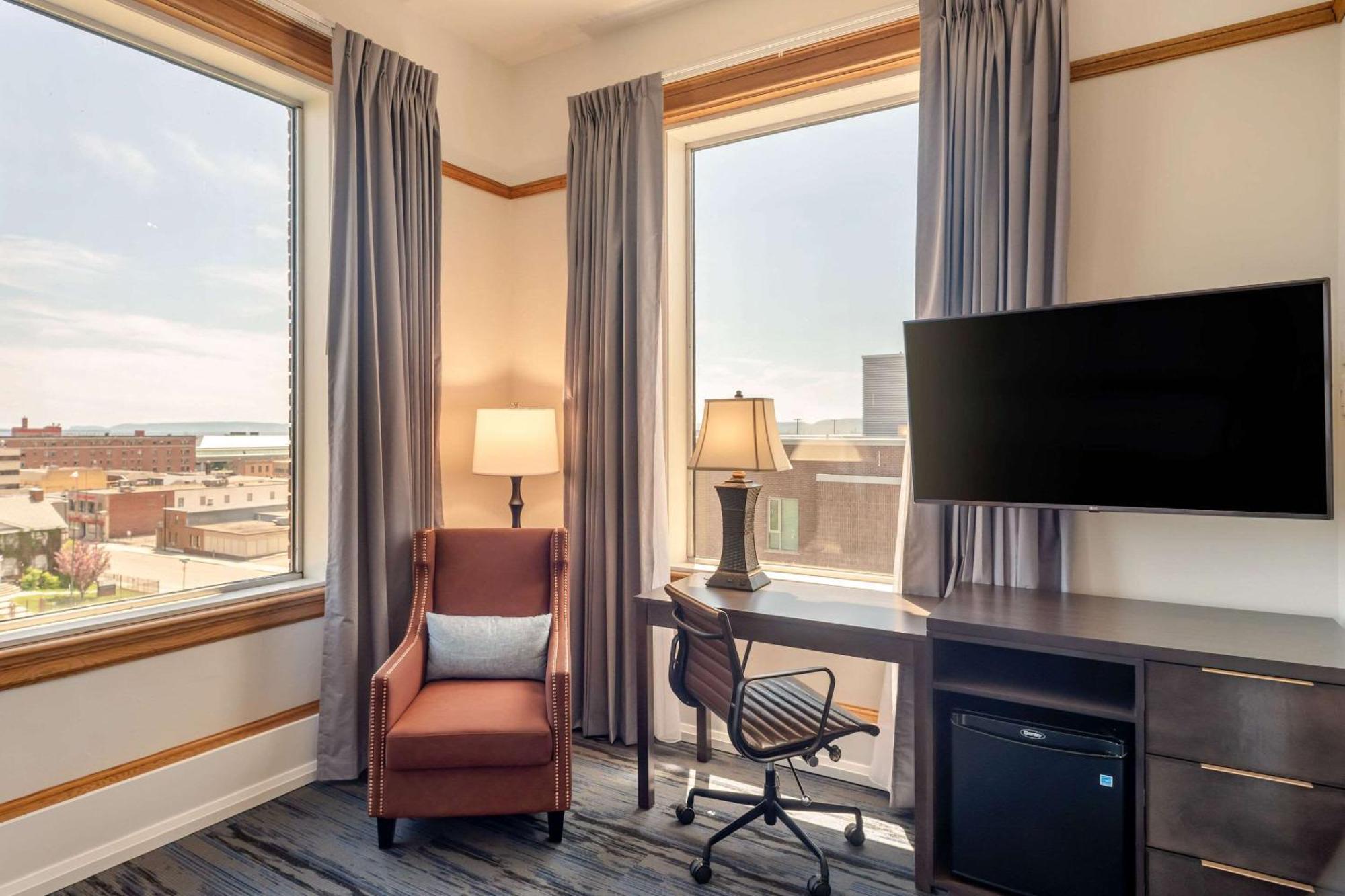 เดอะ คอร์ตเฮาส์ โฮเต็ล แอสเซนด์ โฮเต็ล คอลเลคชั่น Hotel ธันเดอร์เบย์ ภายนอก รูปภาพ