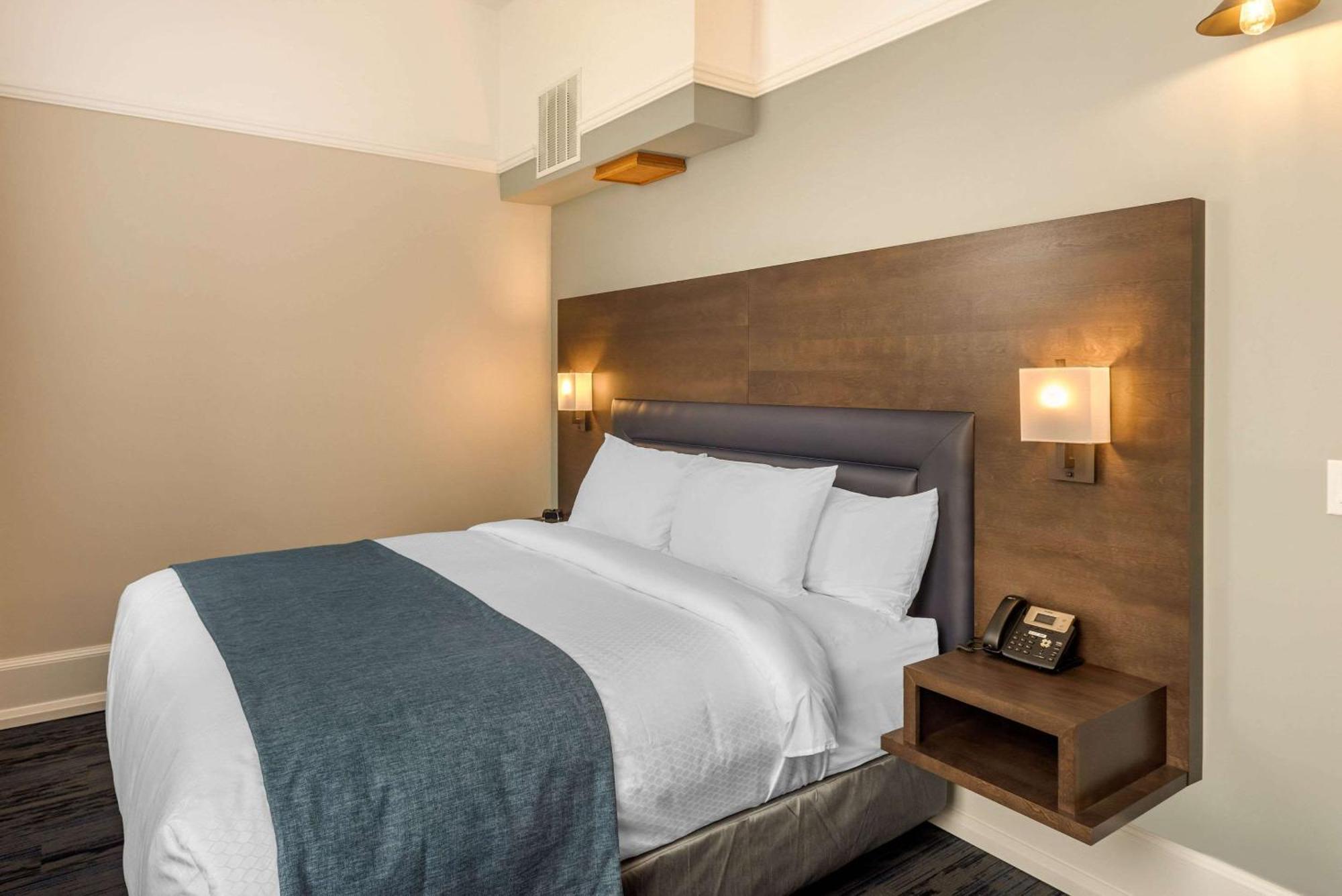 เดอะ คอร์ตเฮาส์ โฮเต็ล แอสเซนด์ โฮเต็ล คอลเลคชั่น Hotel ธันเดอร์เบย์ ภายนอก รูปภาพ